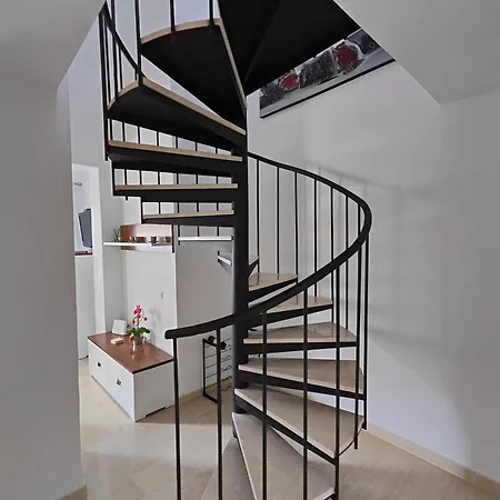 Atico Duplex Lore